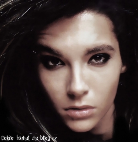 bill ( le chanteur et le plus booooo du groupe ) : ))