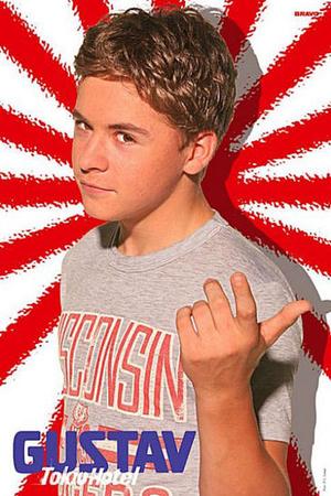 gustav ( le batteur ) ; )